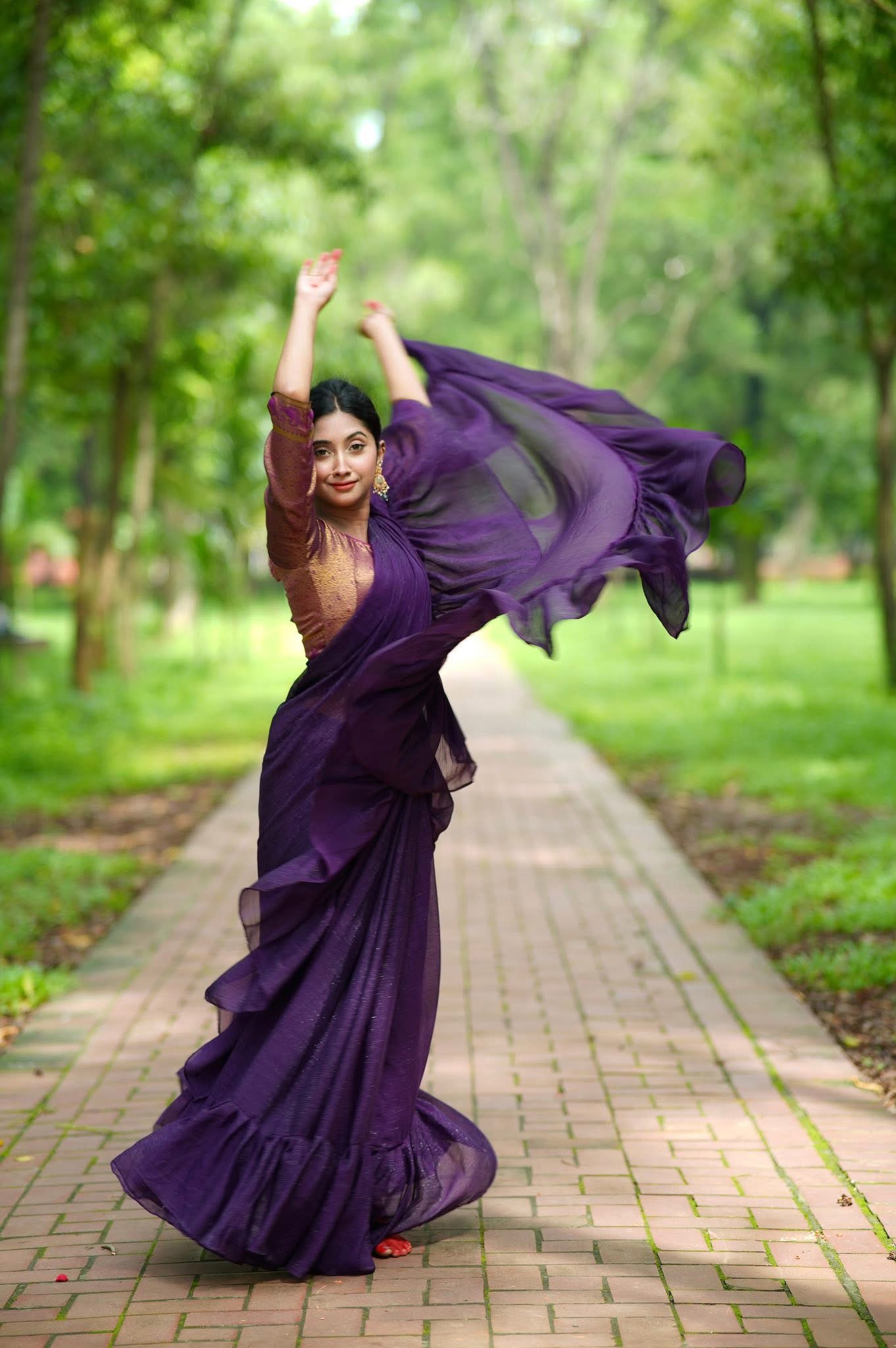 Deep Violet Color Butterfly Sharee 12 haat Geogette Fabric || Product Photo 1