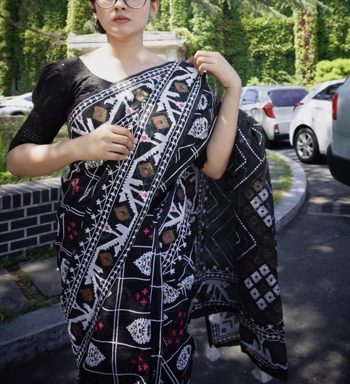 Black Block Print Sharee || Product Photo 2